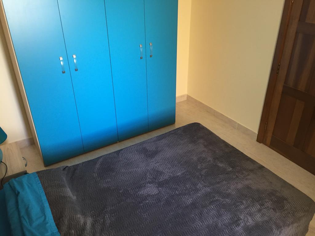 Seafront Apartment Blue Water セント・ポールズ・ベイ エクステリア 写真