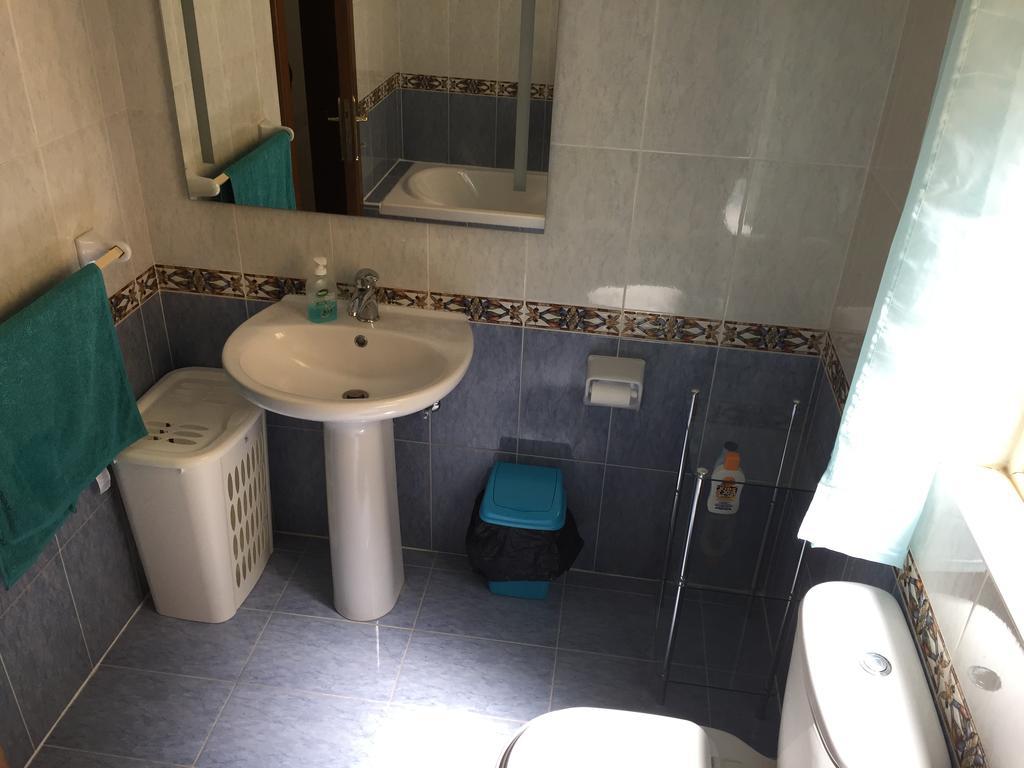 Seafront Apartment Blue Water セント・ポールズ・ベイ エクステリア 写真