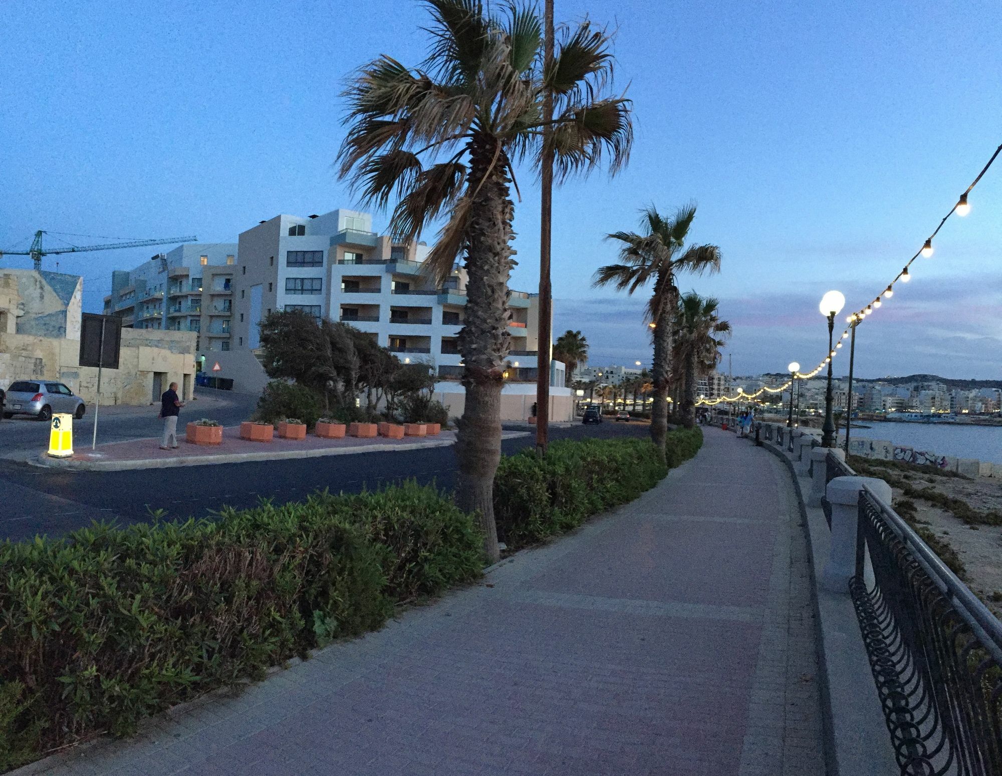 Seafront Apartment Blue Water セント・ポールズ・ベイ エクステリア 写真
